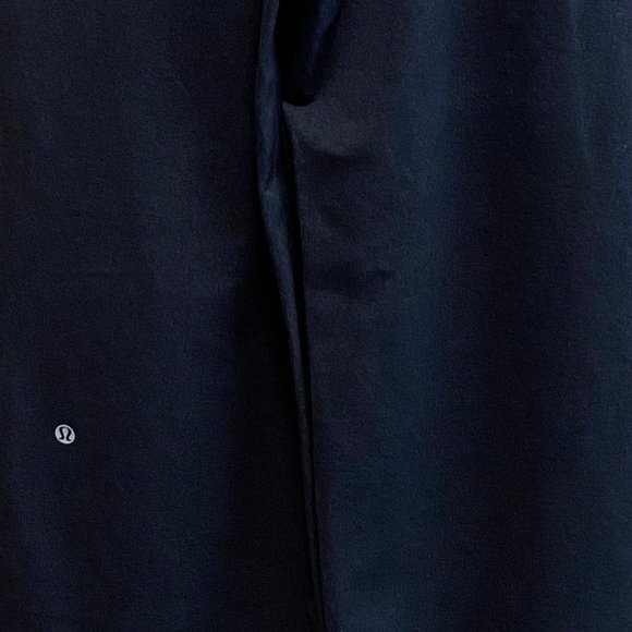 LULULEMON YOGA PANTS! Like New! Super Soft! Size 2. Relaxed Fit.  Charcoal gray! - Picture 3 of 3